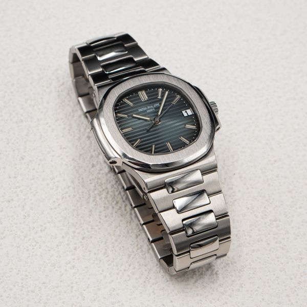 Patek Philippe Nautilus 5800/1A-001